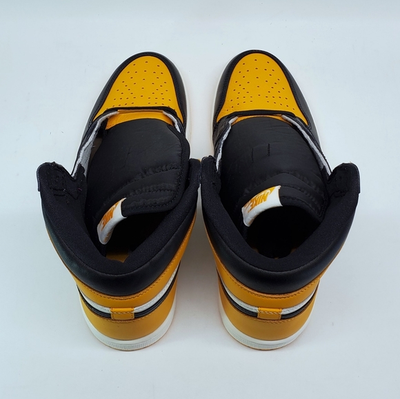 Air Jordan Retro 1 High - Picture 4 of 12